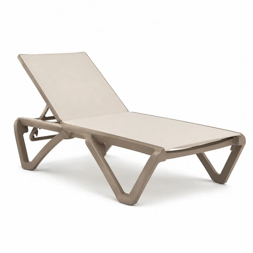 Chaise longue extérieure inclinable en plastique beige